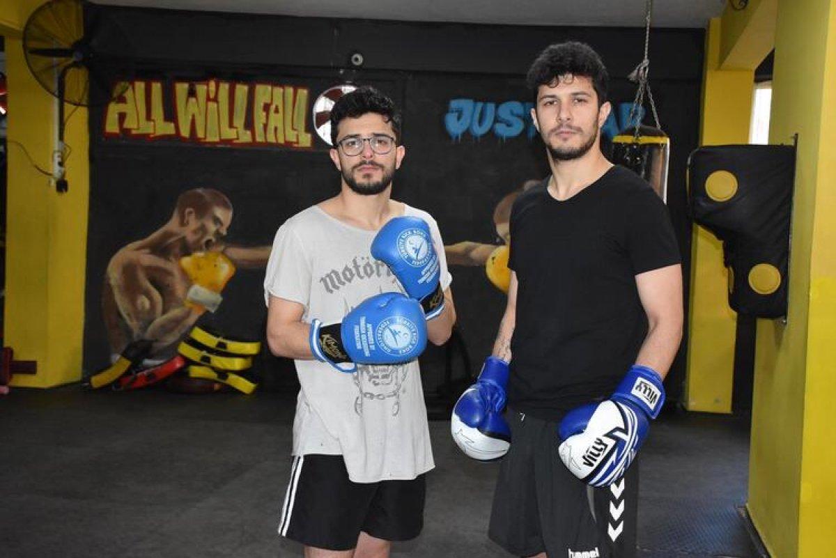 Sağlıkçılar kendilerini korumak için kick boks öğrenmeye başladı