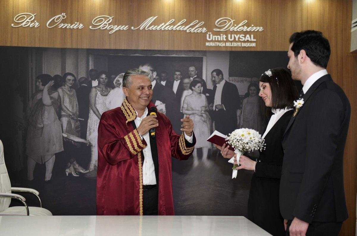 Nikah dairelerinde 22.02.2022 yoğunluğu