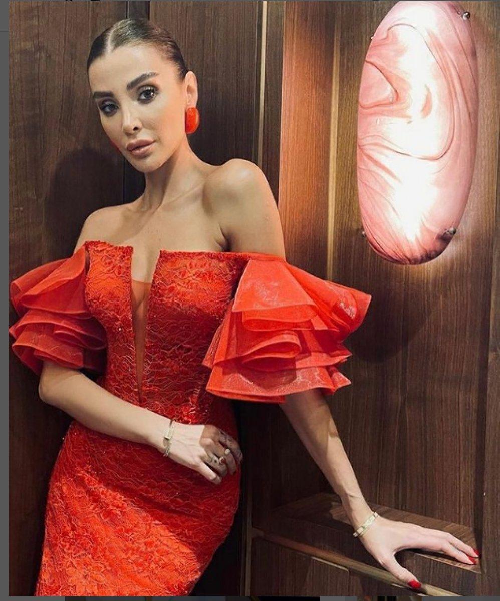 Özge Ulusoy, 120 bin TL'lik bilekliğin linkini verdi