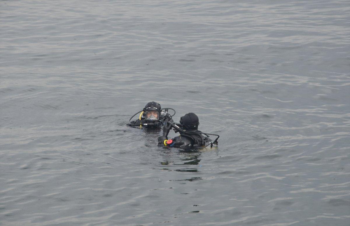 Kocaeli sahilinde bulunan kadın kıyafetleri, ekipleri harekete geçirdi