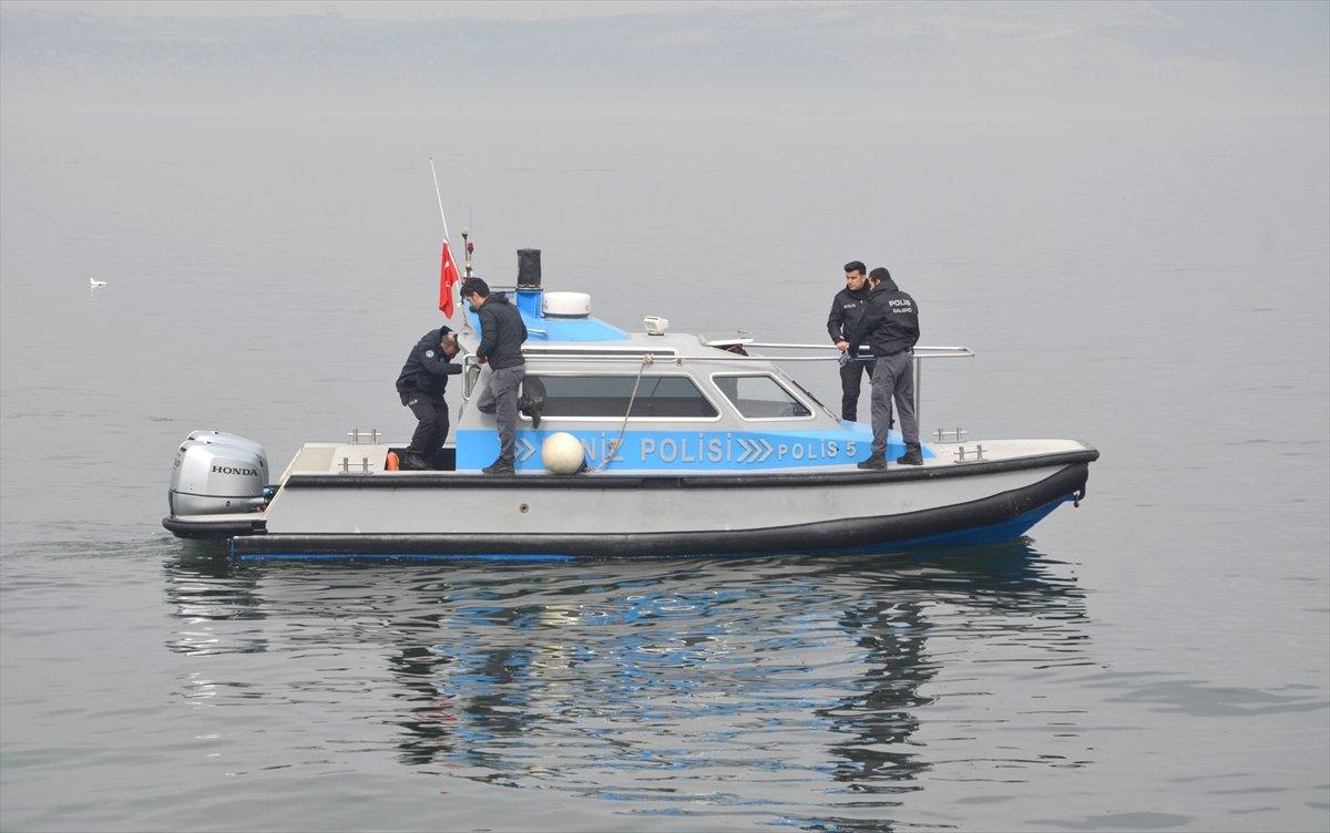 Kocaeli sahilinde bulunan kadın kıyafetleri, ekipleri harekete geçirdi