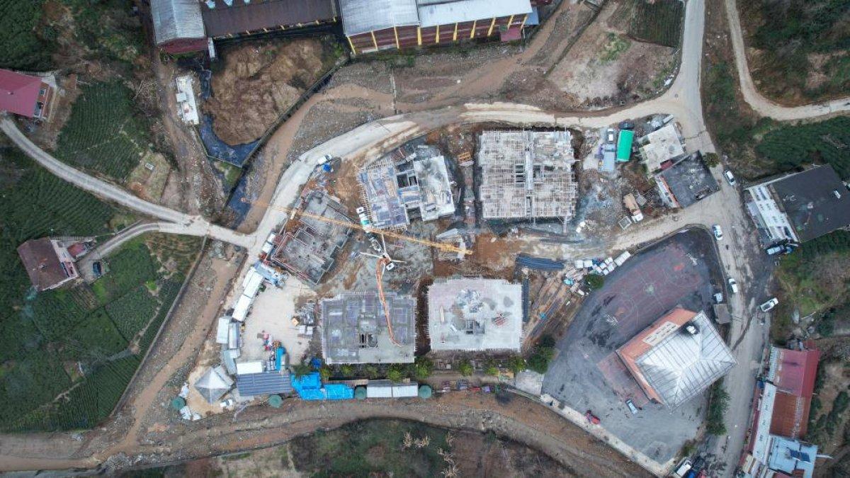 Rize’de afet konutlarına son kat betonu döküldü