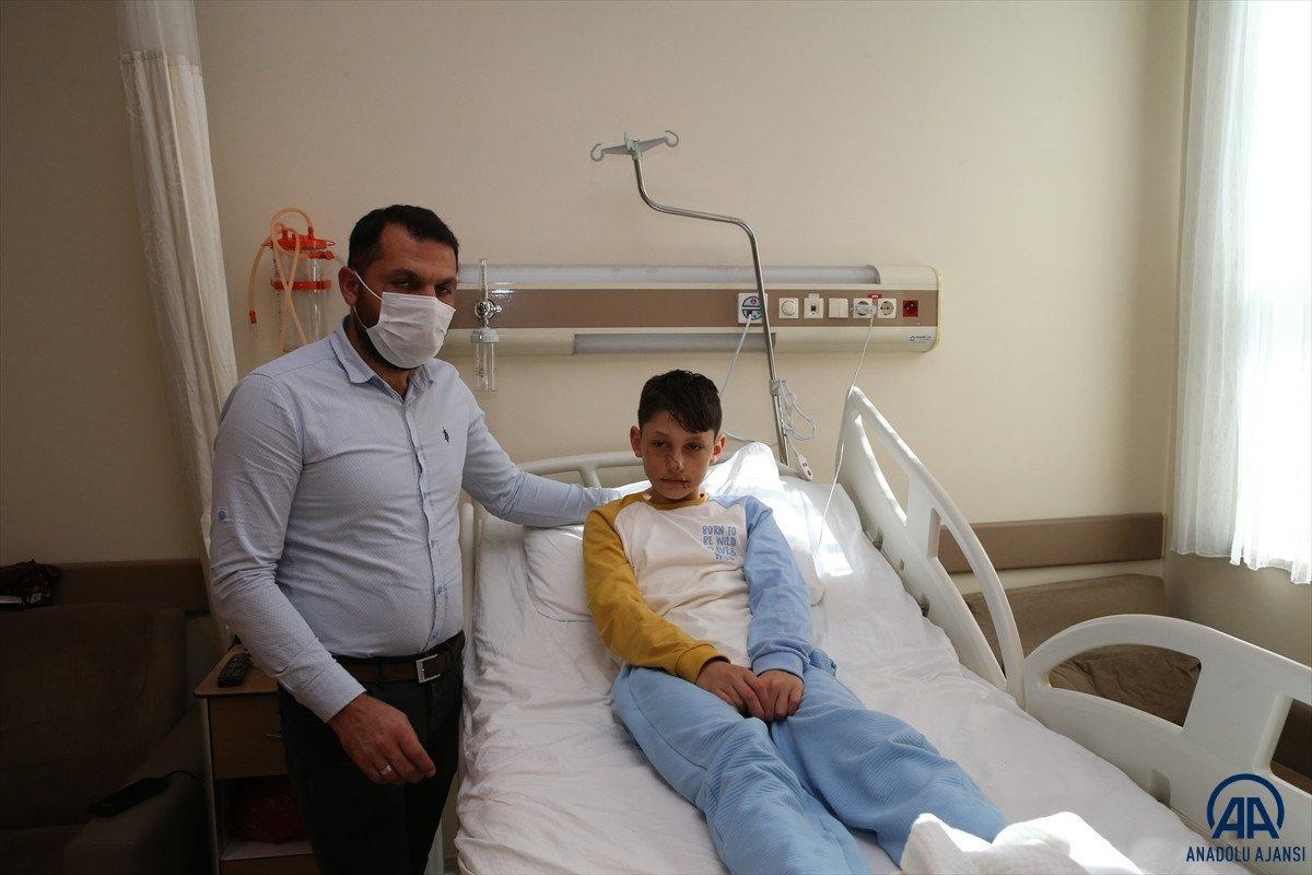 Tokat’ta köpek saldırısına uğrayan çocuk, ameliyattan çıktı
