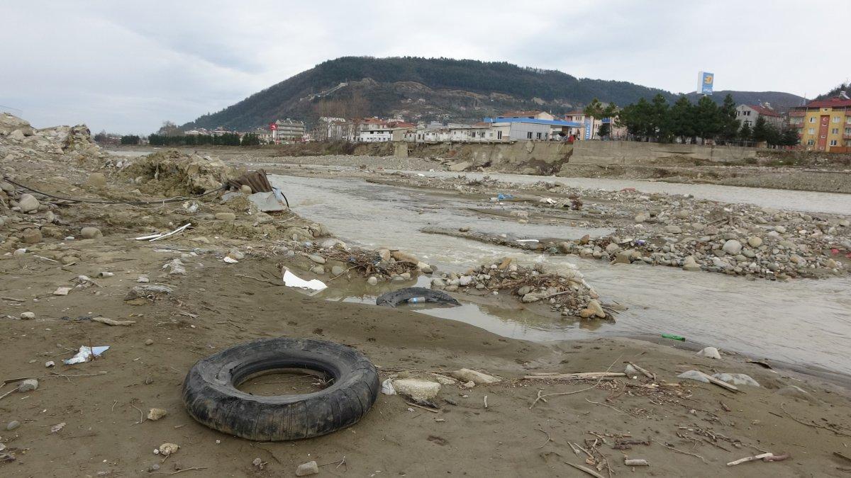 Sel felaketiyle yıkılan Ayancık'ta yaralar sarılıyor