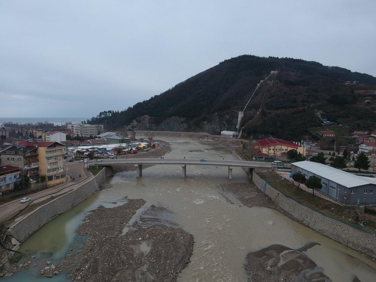Sel felaketiyle yıkılan Ayancık'ta yaralar sarılıyor