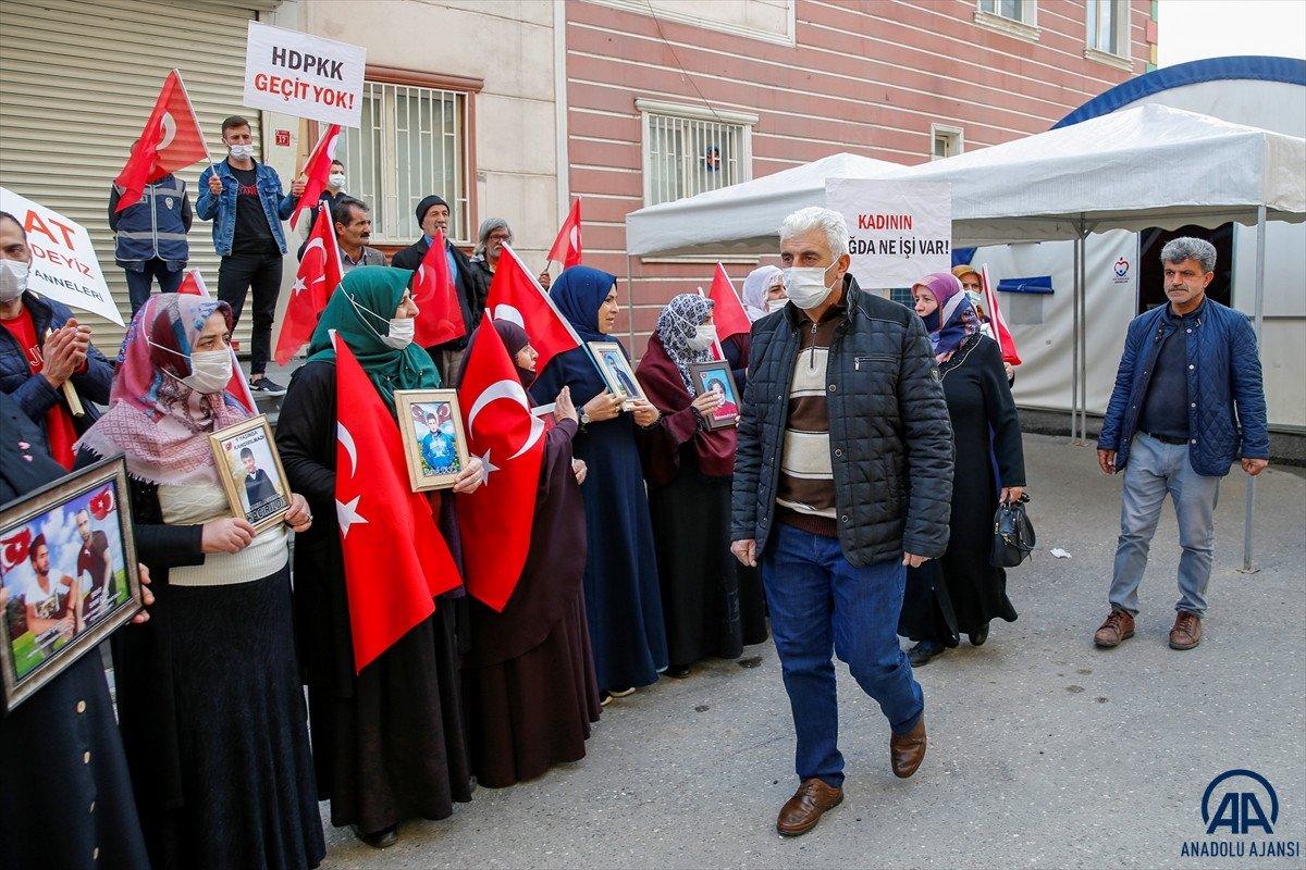 7 yıl sonra evlatlarına kavuştular, sevinçlerini Diyarbakır anneleri ile paylaştılar