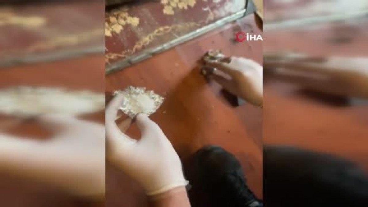 Kayseri’de yakalanınca uyuşturucu maddeyi sobaya attılar