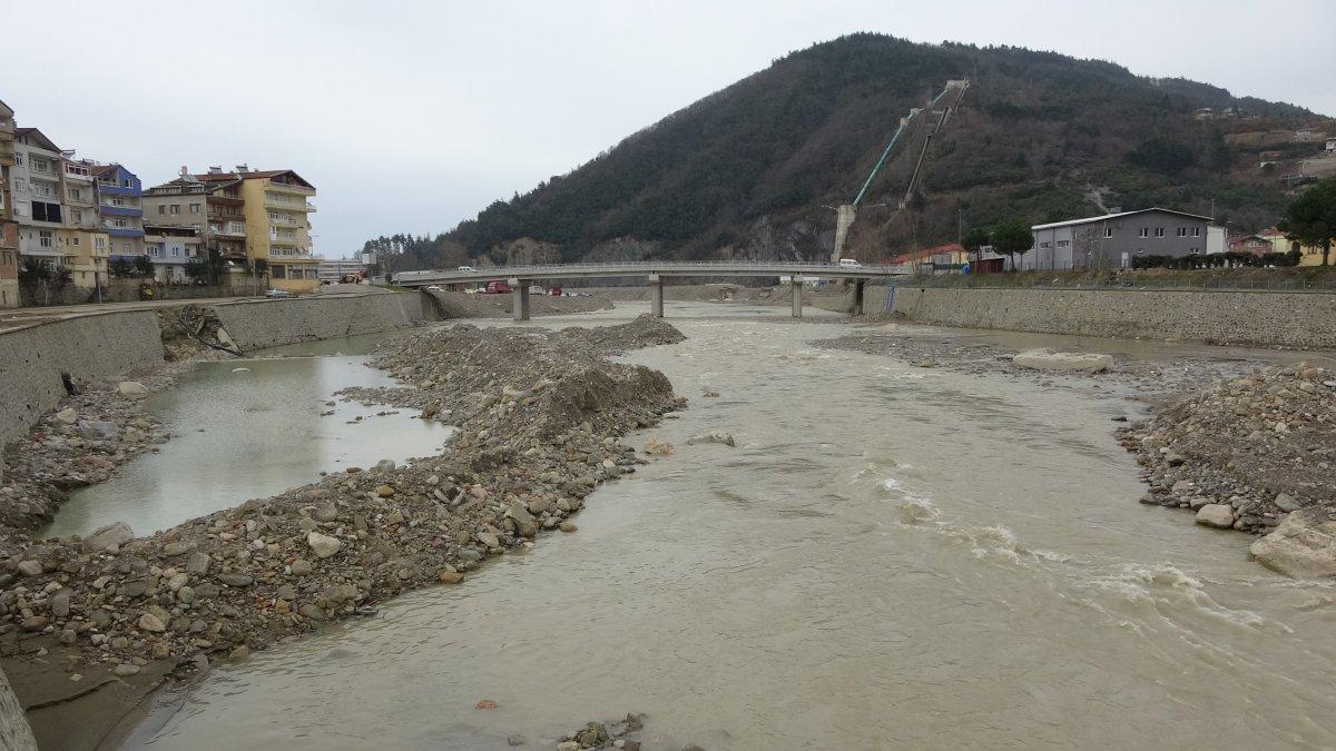 Sel felaketiyle yıkılan Ayancık'ta yaralar sarılıyor