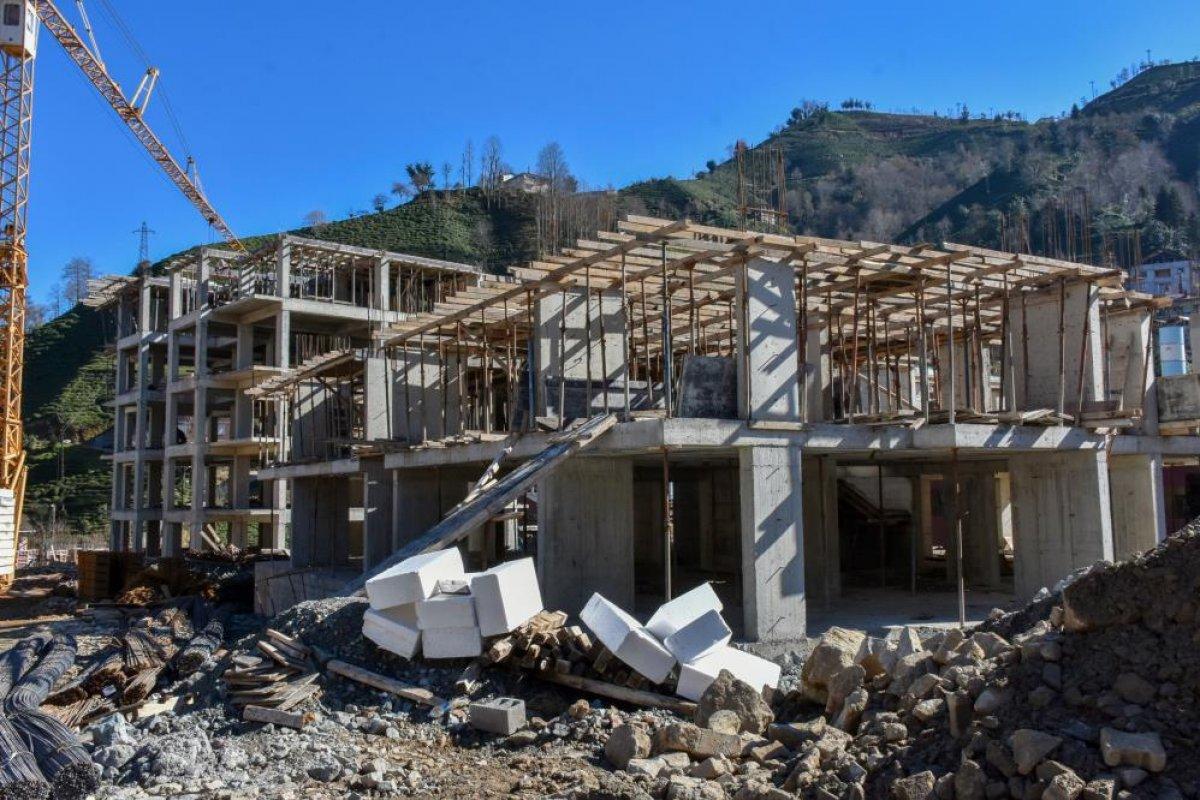 Rize’de afet konutlarına son kat betonu döküldü