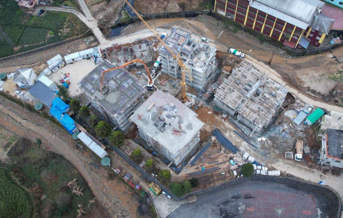 Rize’de afet konutlarına son kat betonu döküldü