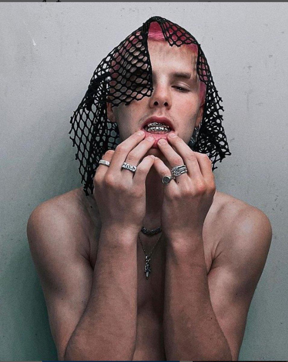 David Beckham'ın oğlu Cruz'un dergi pozları