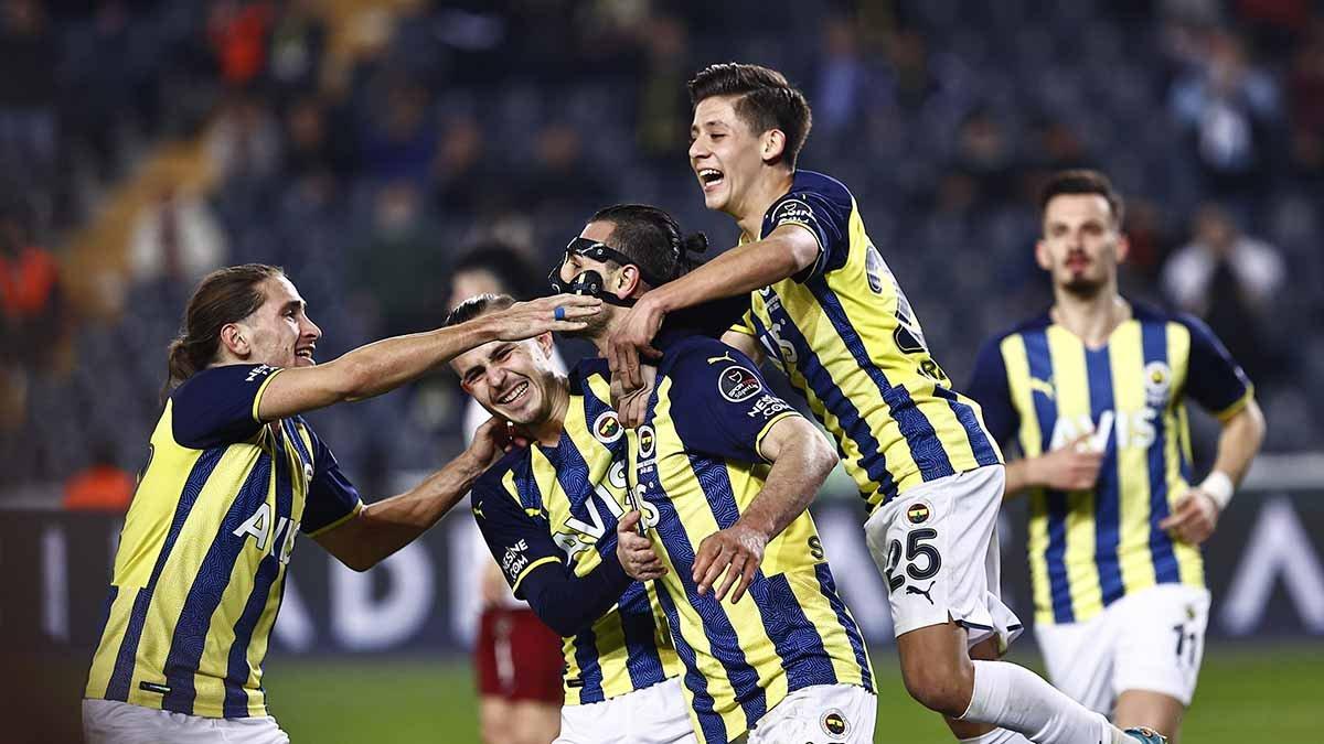 Fenerbahçe'nin Slavia Prag maçı öncesi kamp kadrosu
