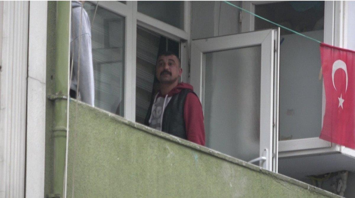 Sultangazi’de, eşini ve çocuğunu rehin aldı