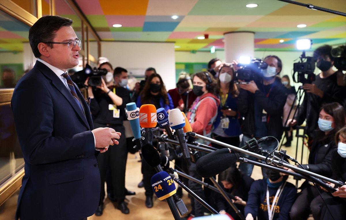 Kuleba: Putin, Ukrayna'ya karşı geniş çaplı savaş başlattı