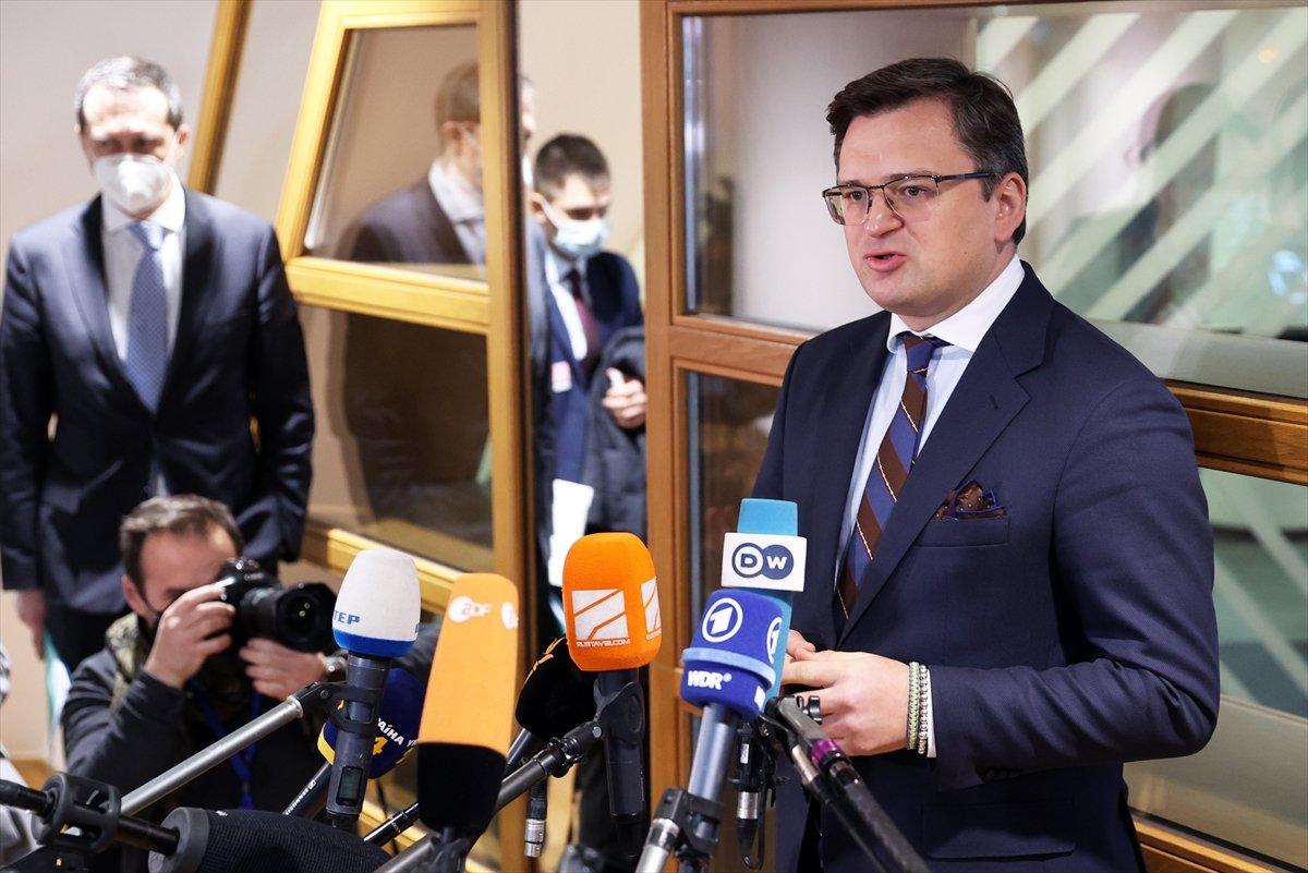 Kuleba: Putin, Ukrayna'ya karşı geniş çaplı savaş başlattı