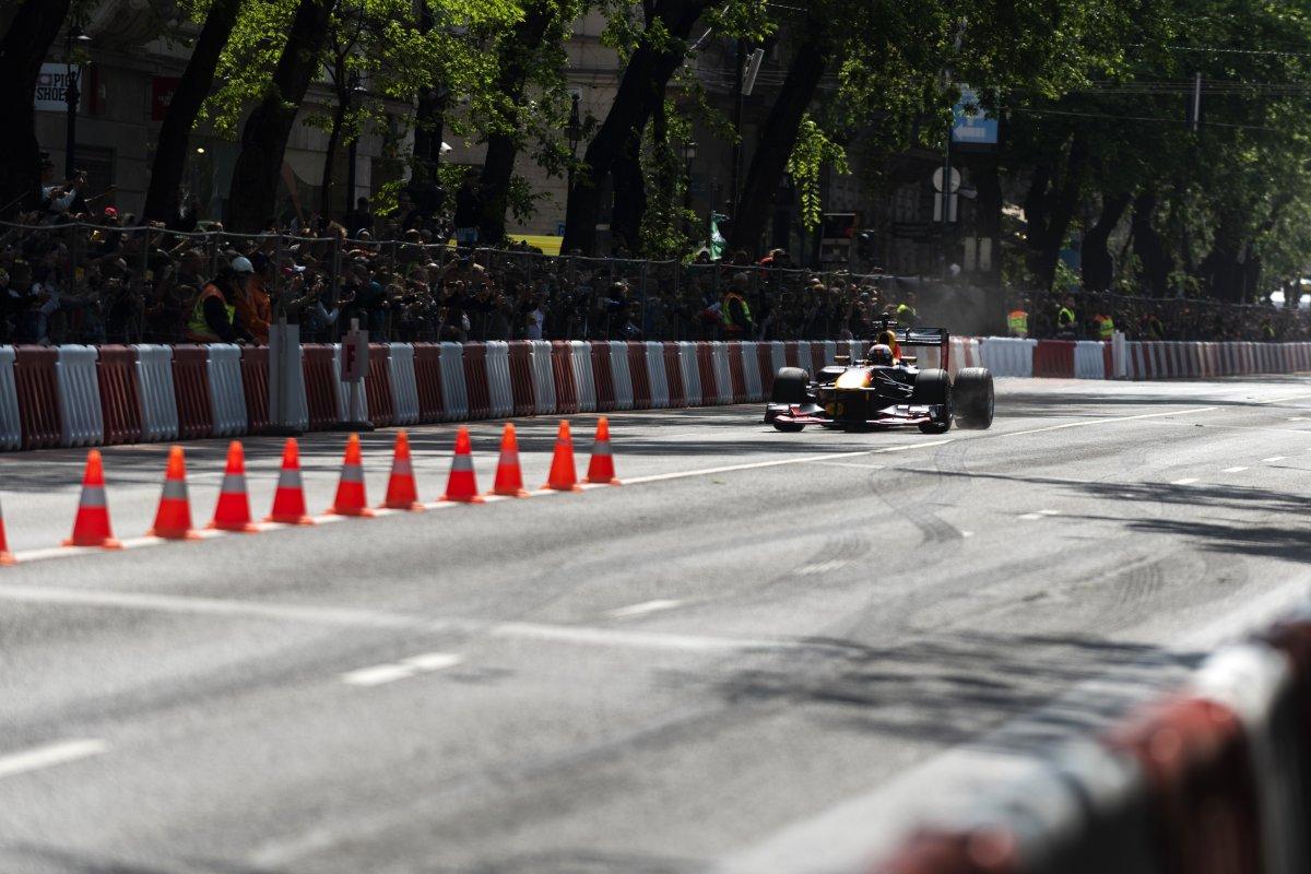 Formula 1 Rusya Grand Prix'si iptal edildi