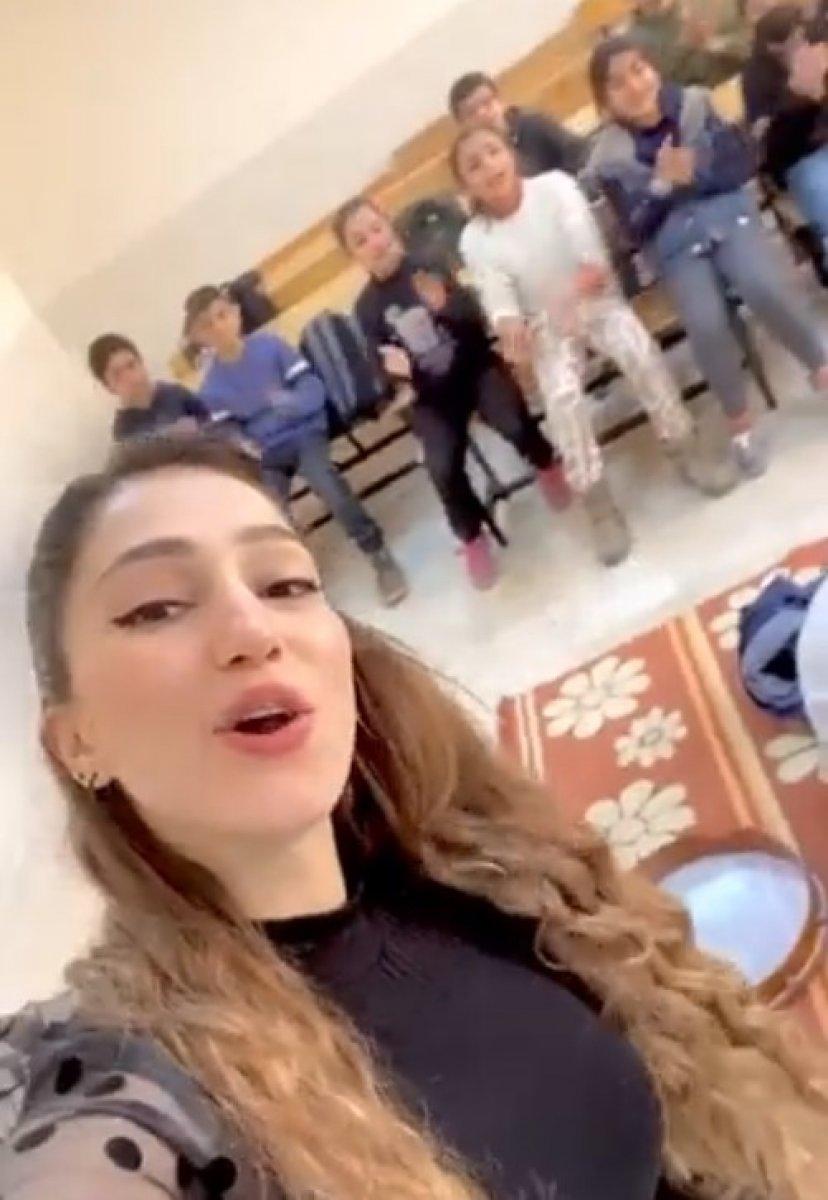 Şanlıurfa'da bir müzik öğretmeni, öğrencilerle sıra gecesi düzenledi