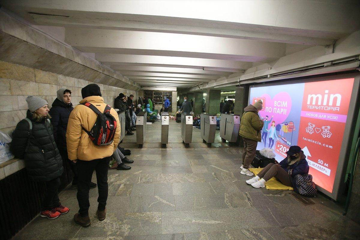 Ukraynalı çocukların sığınaktaki bekleyişi