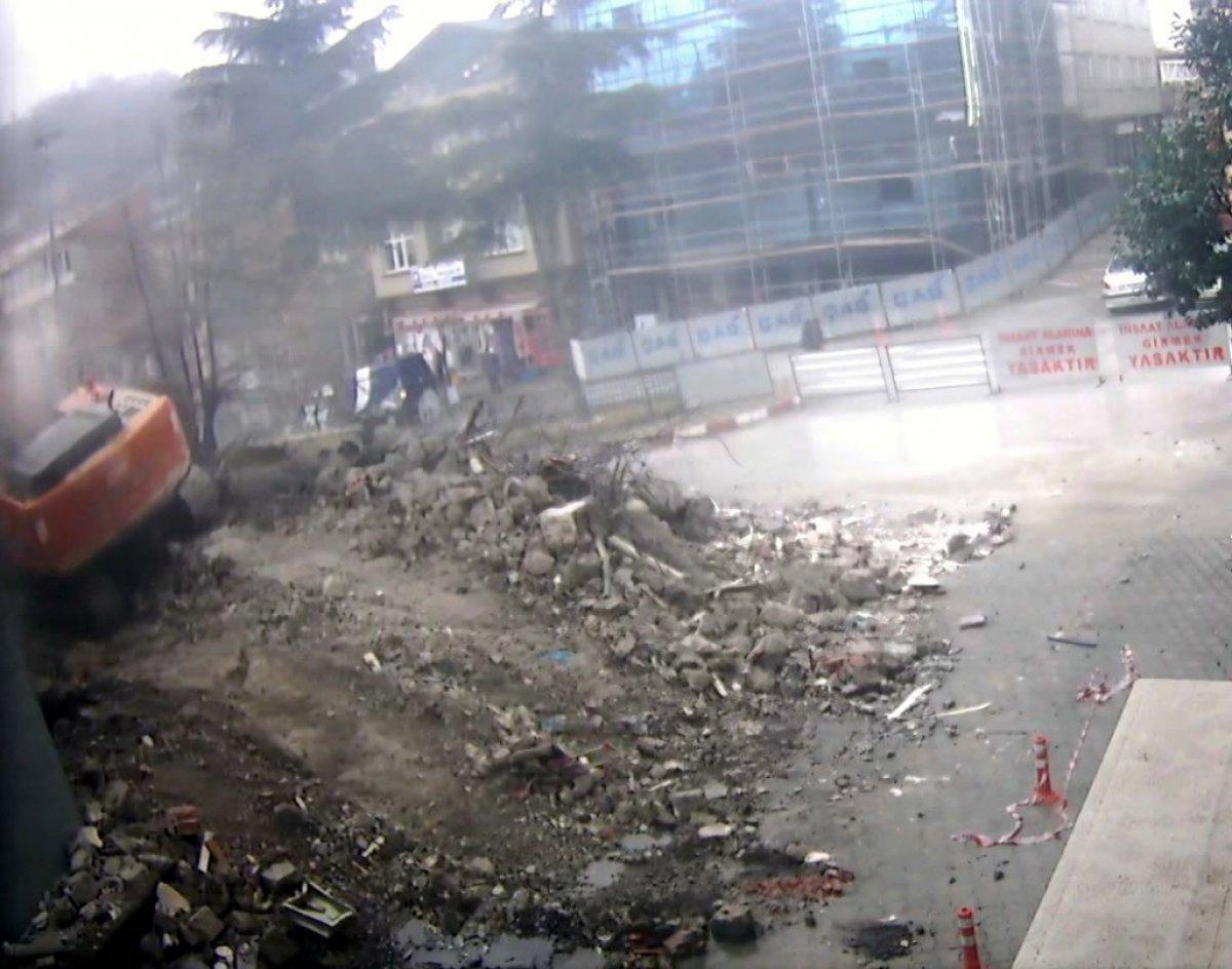 Kastamonu'da makine operatörünün kazası kamerada