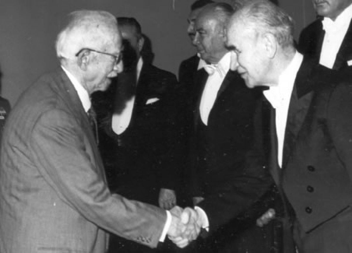 Fahri Korutürk kimdir