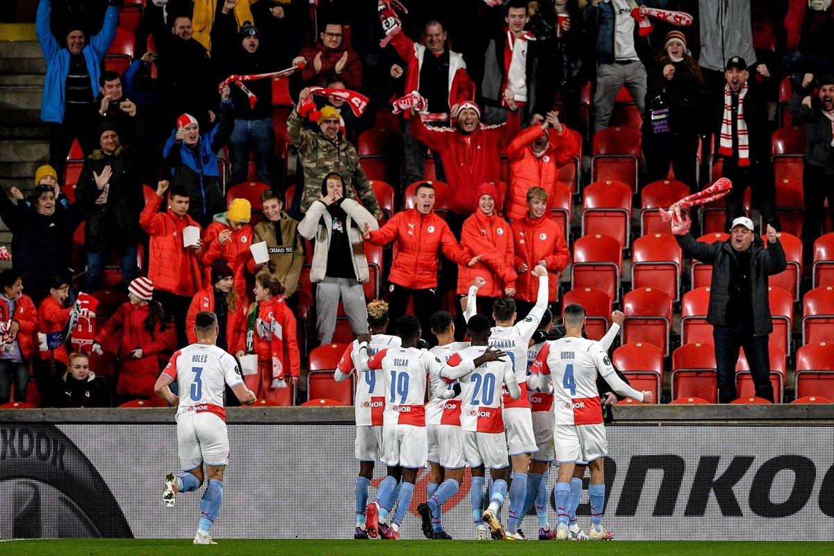 Fenerbahçe Konferans Ligi'nde Slavia Prag'a yenilerek elendi