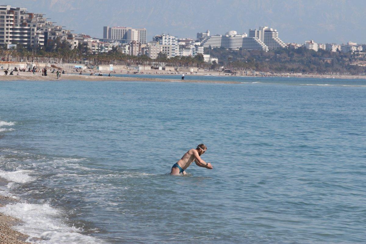 Antalya'da Şubat ayında deniz keyfi