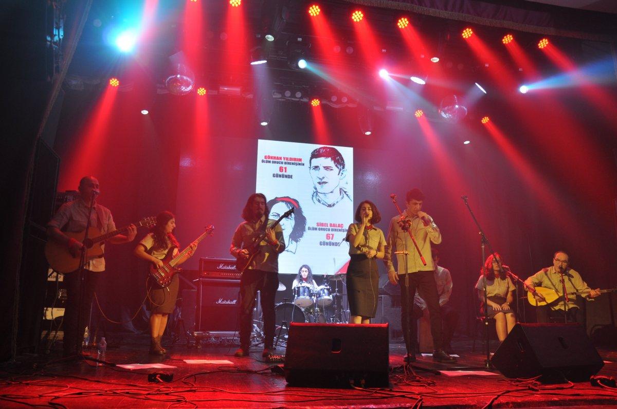 Grup Yorum: Faşist Ukrayna'ya karşı mücadeleyi destekliyoruz