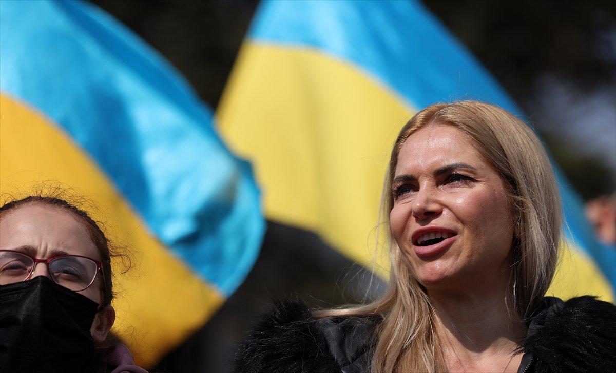 İstanbul’da yaşayan Ukraynalılar savaşı protesto etti