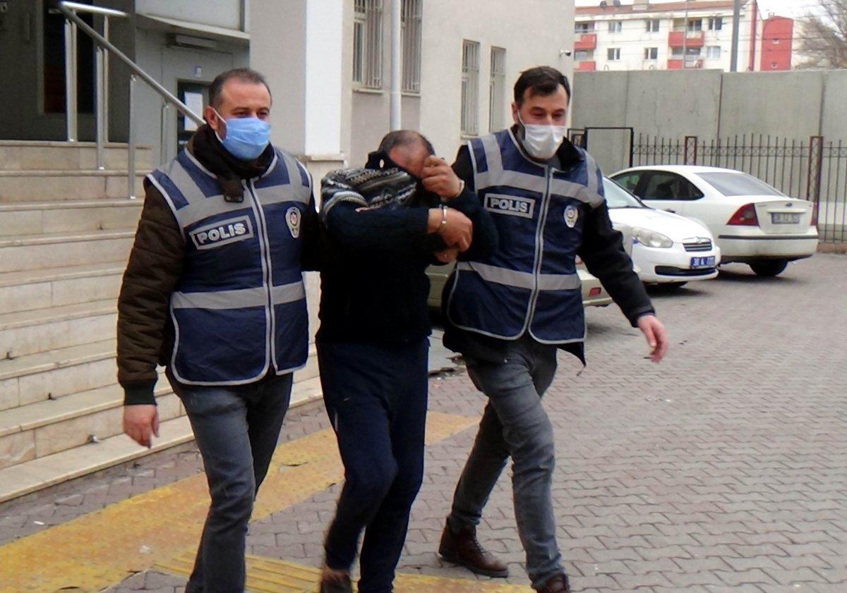 Kayseri'de aranan şahıs, polisi görünce alt katın balkonuna atladı