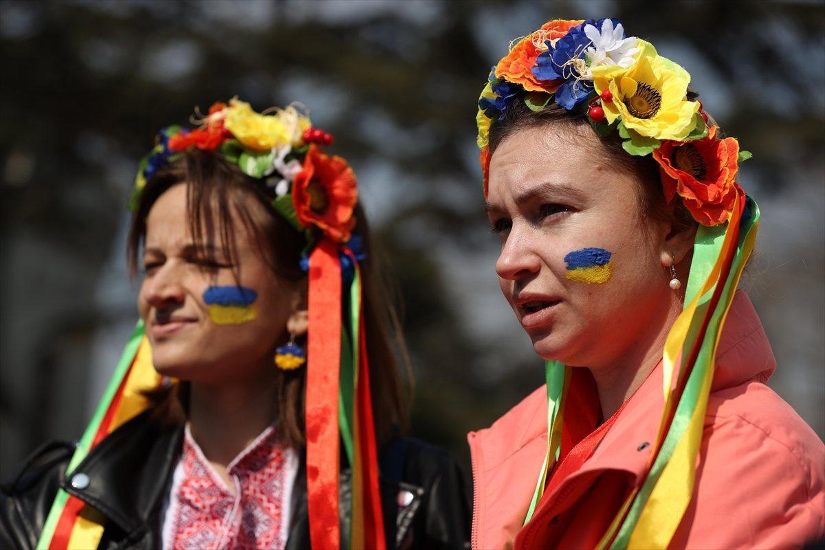 İstanbul’da yaşayan Ukraynalılar savaşı protesto etti