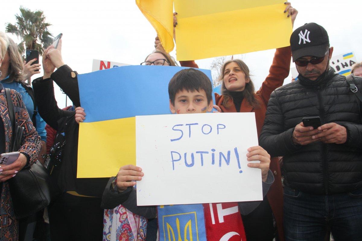 Antalya’daki Ukraynalılardan Putin’e kınama