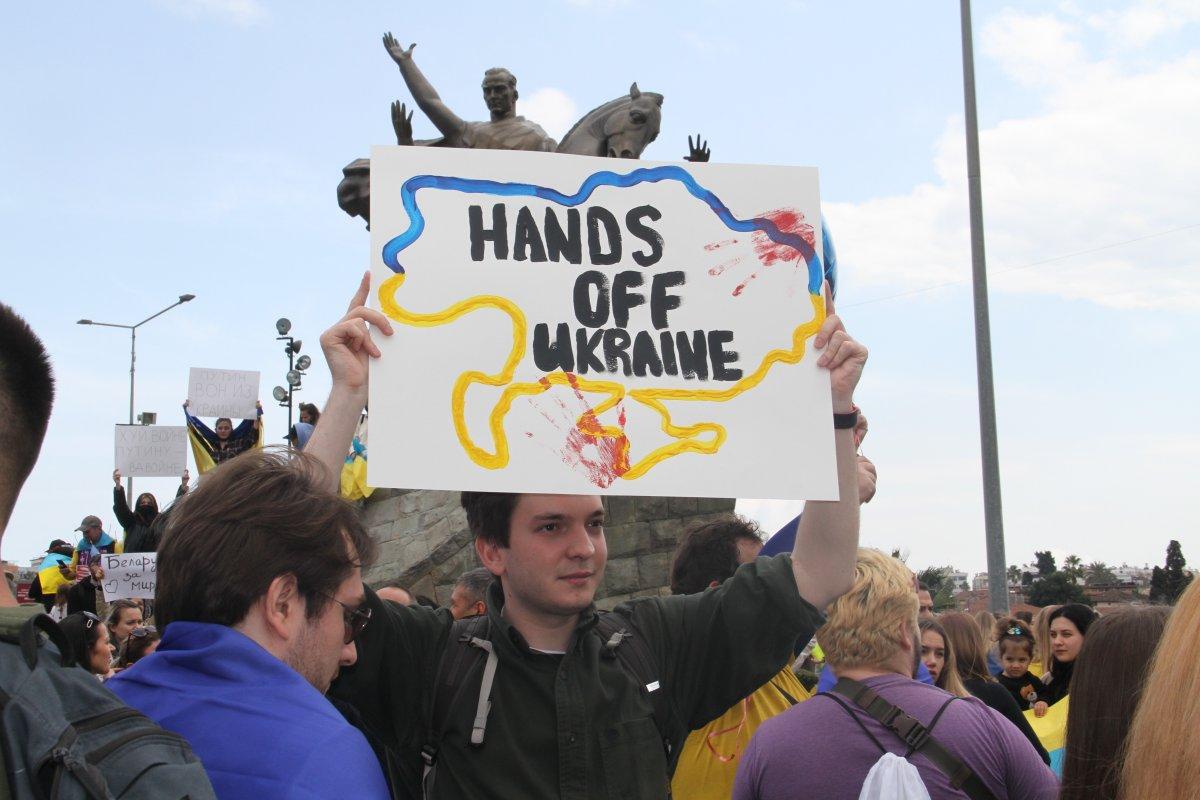 Antalya’daki Ukraynalılardan Putin’e kınama