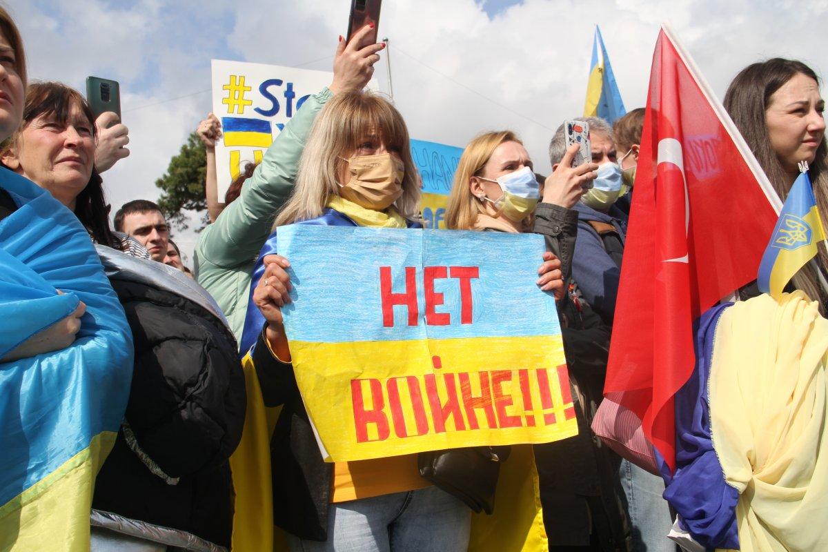 Antalya’daki Ukraynalılardan Putin’e kınama