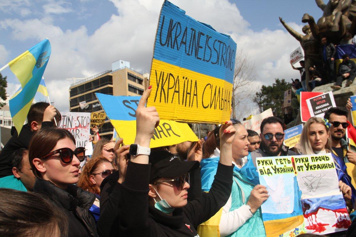 Antalya’daki Ukraynalılardan Putin’e kınama