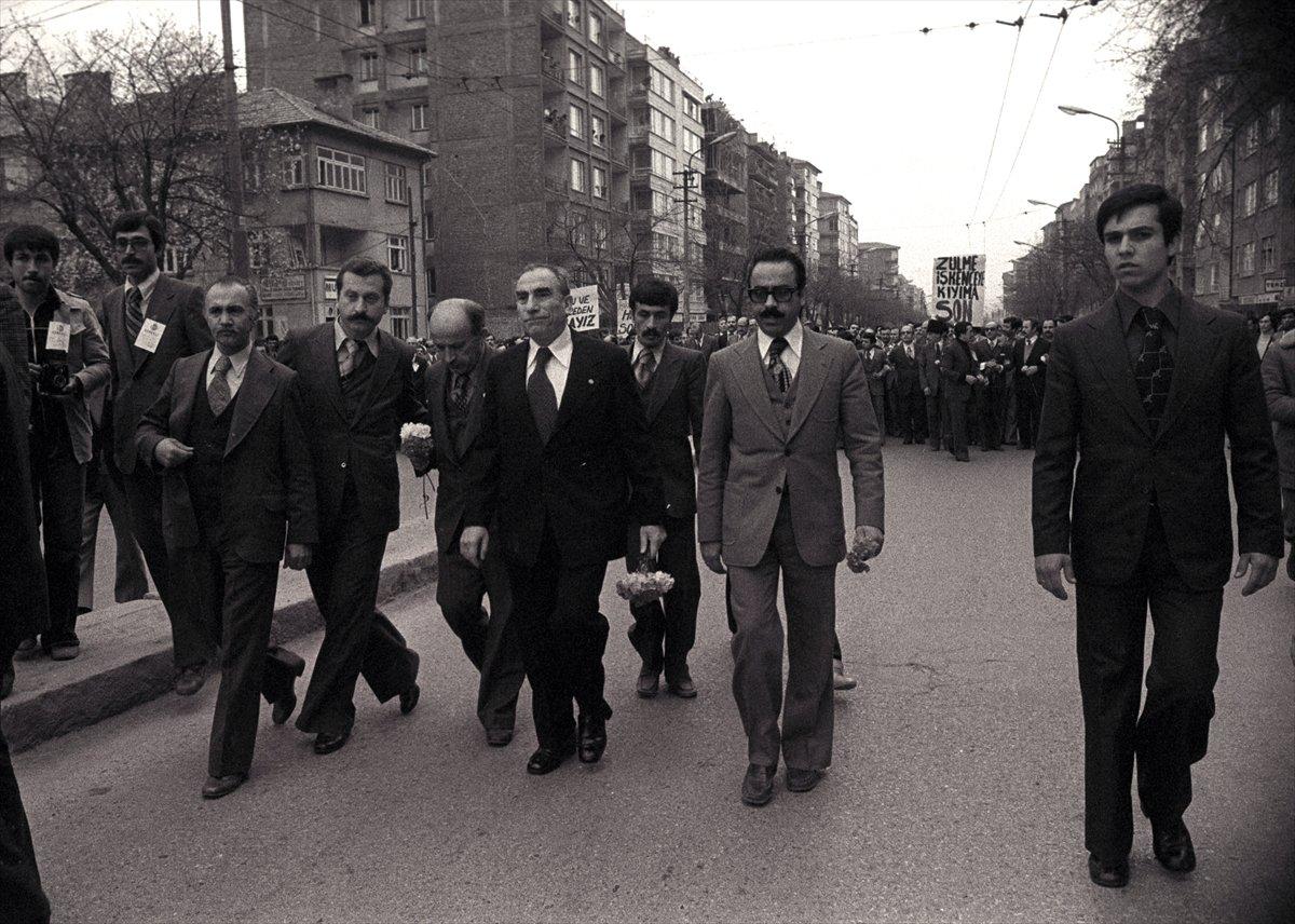 Eski Bakan Sadi Somuncuoğlu yaşamını yitirdi