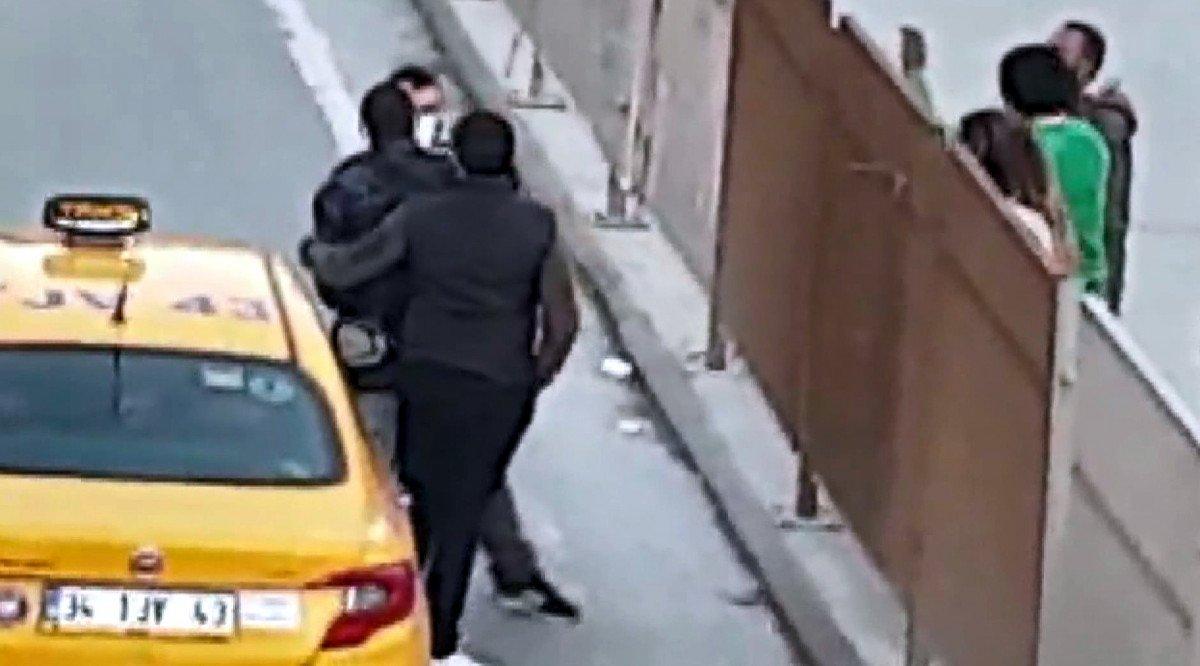 İstanbul'da taksi şoförü ile yolcunun ücret tartışması