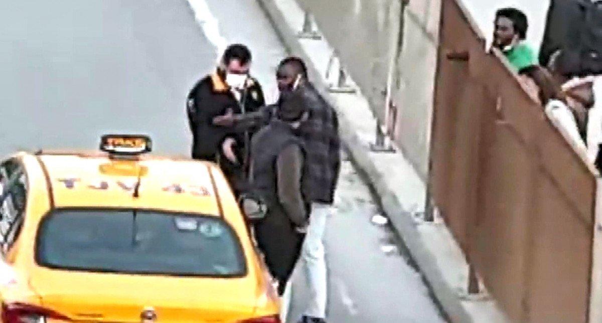 İstanbul'da taksi şoförü ile yolcunun ücret tartışması