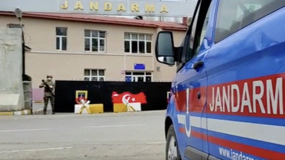 Kars'ta kendisini taciz eden adamı silahla öldürdü