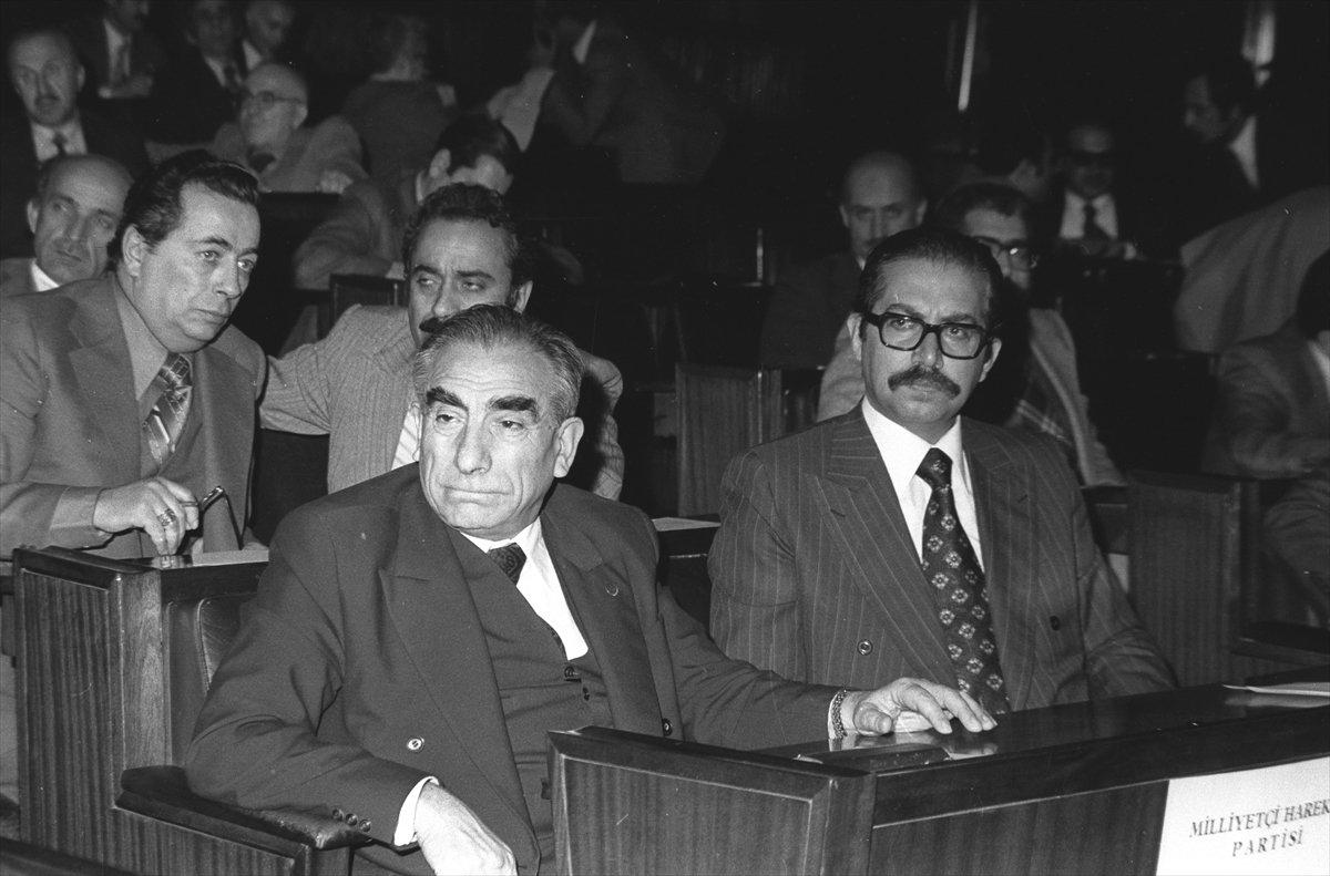 Eski Bakan Sadi Somuncuoğlu yaşamını yitirdi