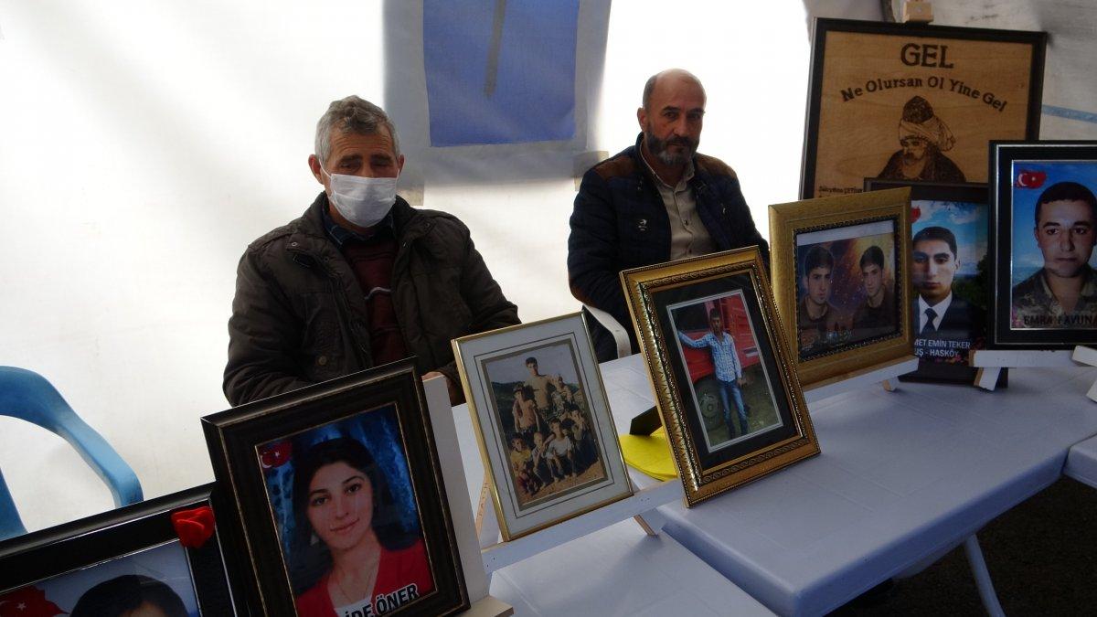 Evlat nöbetindeki baba: Türk bayrağı altında yaşıyoruz