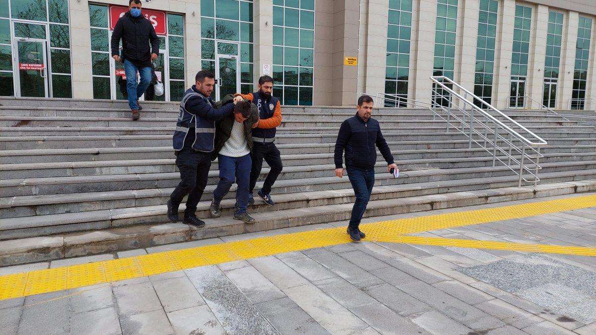 Tekirdağ'da 3 çocuğunun annesini 5 yerinden bıçakladı