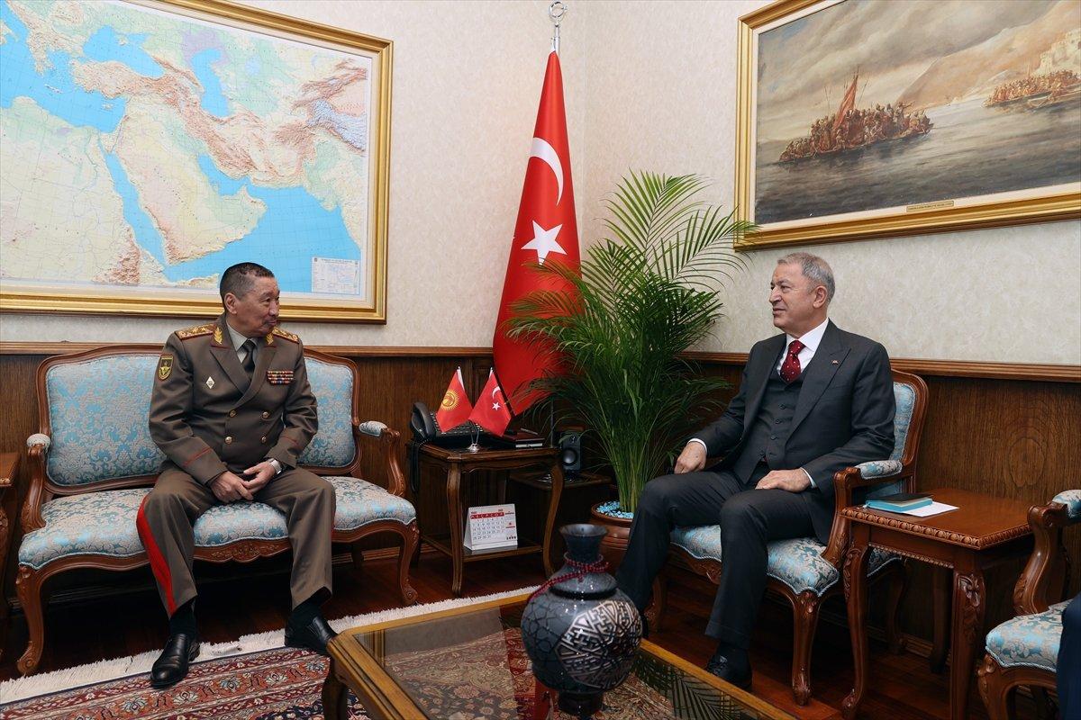Hulusi Akar, Kırgız mevkidaşıyla görüştü