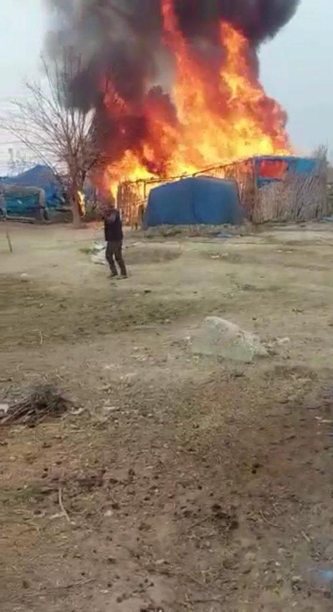 Adana'da işçilerin çadırları küle döndü