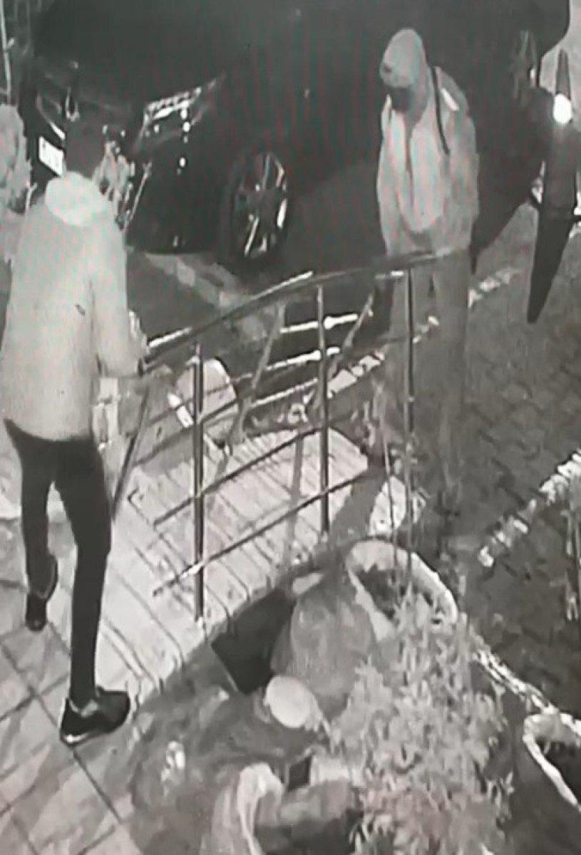 Bursa'da yaşlılar için yapılan korkuluk çalındı