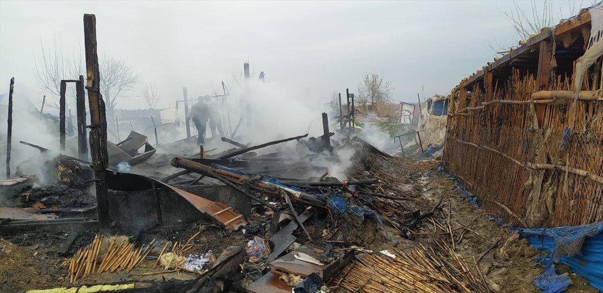 Adana'da işçilerin çadırları küle döndü
