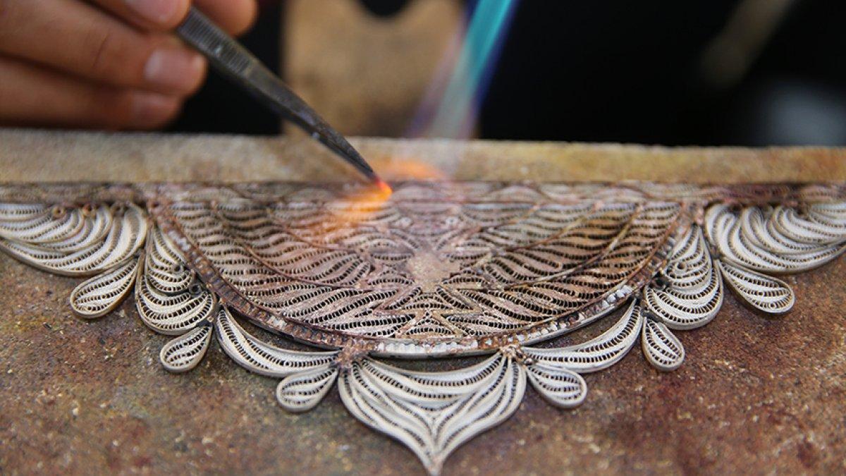 Tescilli telkari sanatı ana vatanında usta ellerle yaşatılıyor