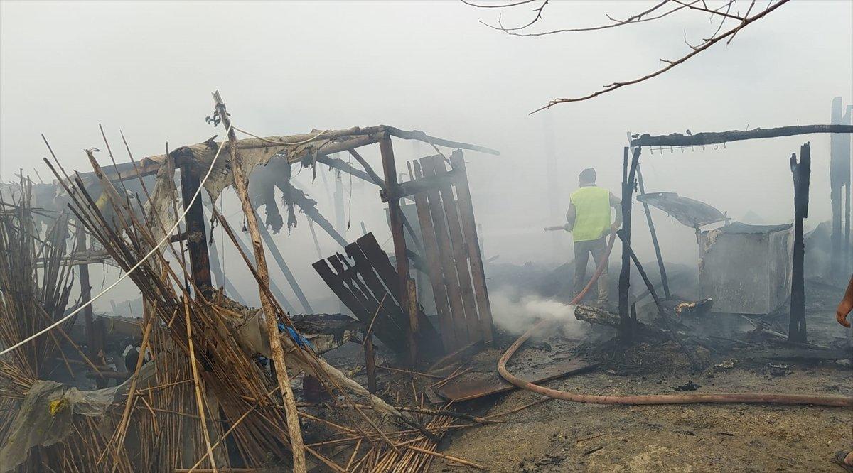 Adana'da işçilerin çadırları küle döndü