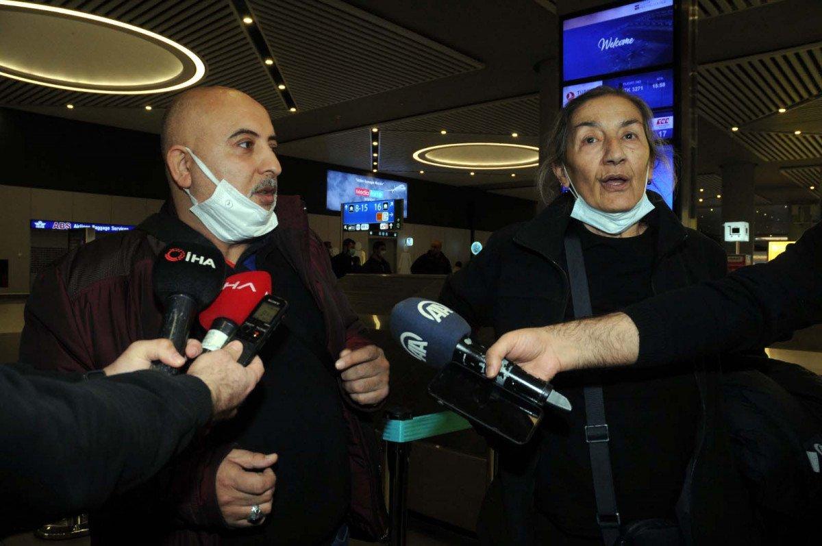 Ukrayna'daki Türk vatandaşları, tahliye uçuşu ile İstanbul'a geldi