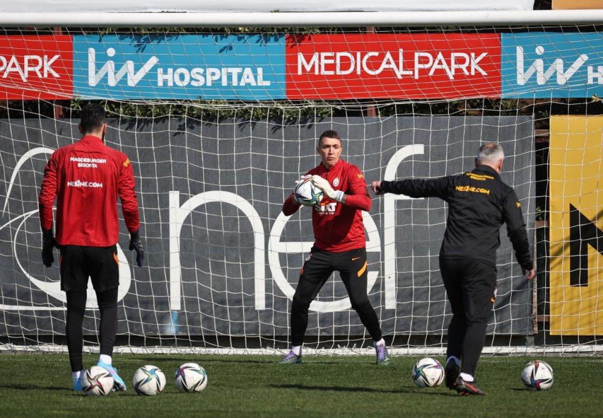 Galatasray'da Inaki Pena'nın doğum günü kutlandı