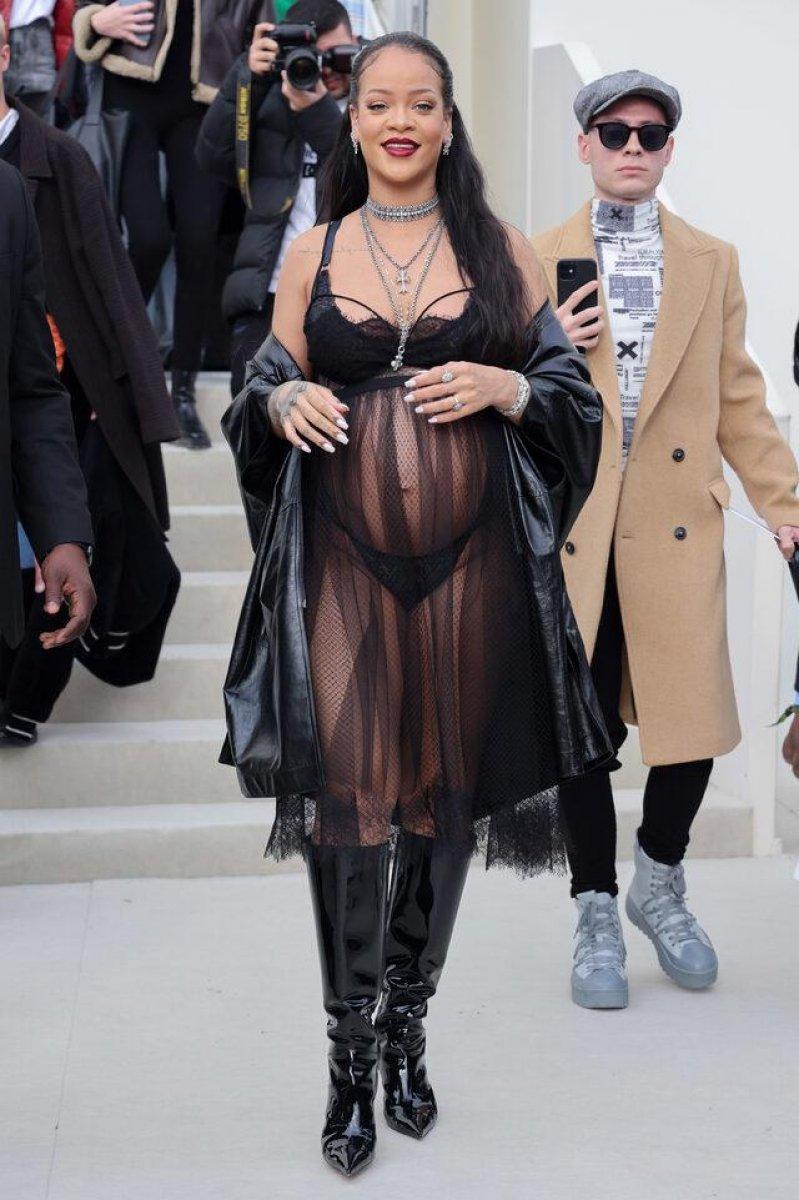 Hamile Rihanna, transparan